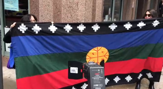 Protesta mapuche se registró en hotel donde se hospeda Bachelet en Canadá