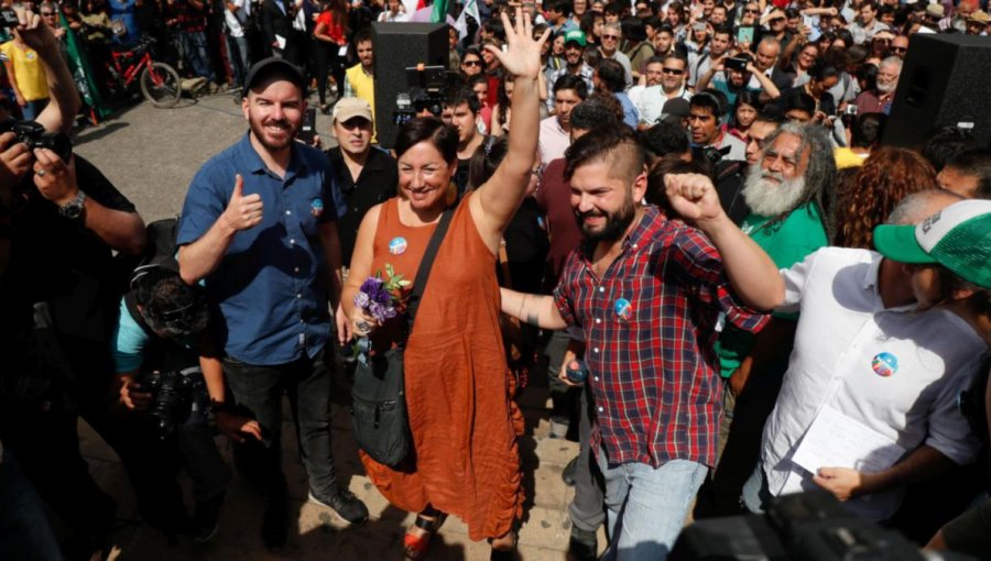 Alberto Mayol critica al Frente Amplio por “poco apoyo” a su candidatura