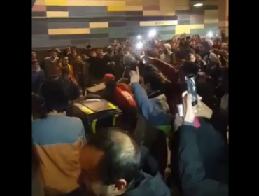 Los registros de la batalla campal que ocurrió en el Metro de Tobalaba