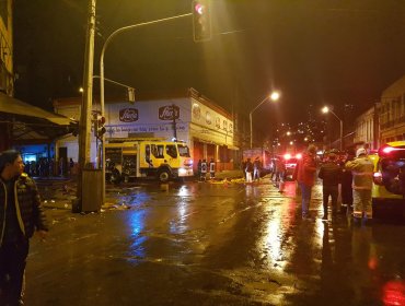 Millonarias pérdidas deja incendio que afectó a 15 locales en Mercado Cardonal de Valparaíso