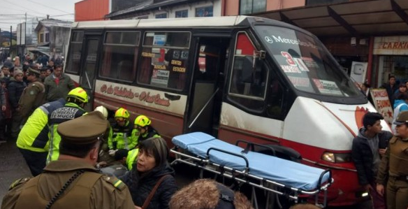 Trágica muerte sufre una mujer tras ser arrollada por una micro en Temuco