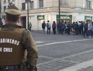 Incidentes en Liceo de Aplicación habría dejado a un joven quemado por bomba molotov