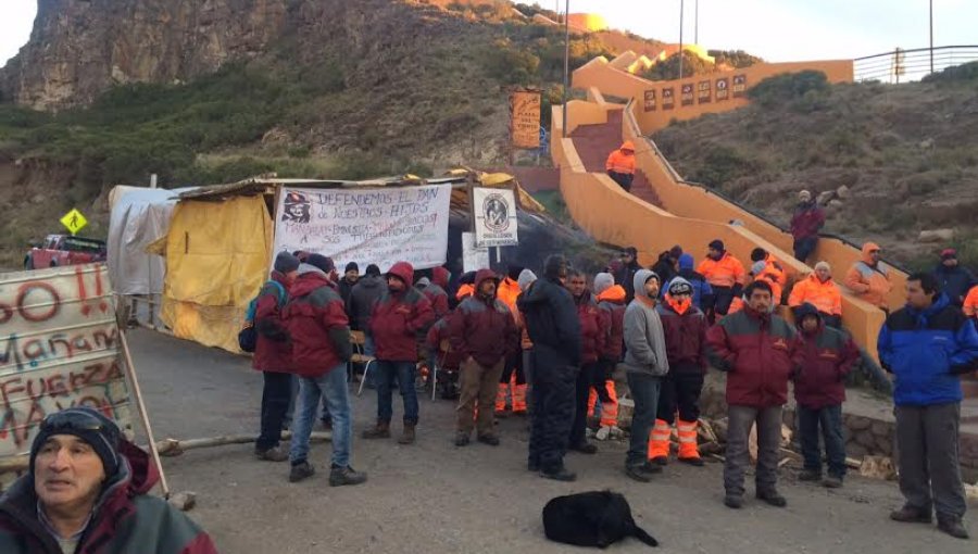 Dos trabajadores se encuentran atrapados tras derrumbe en Mina Cerro Bayo