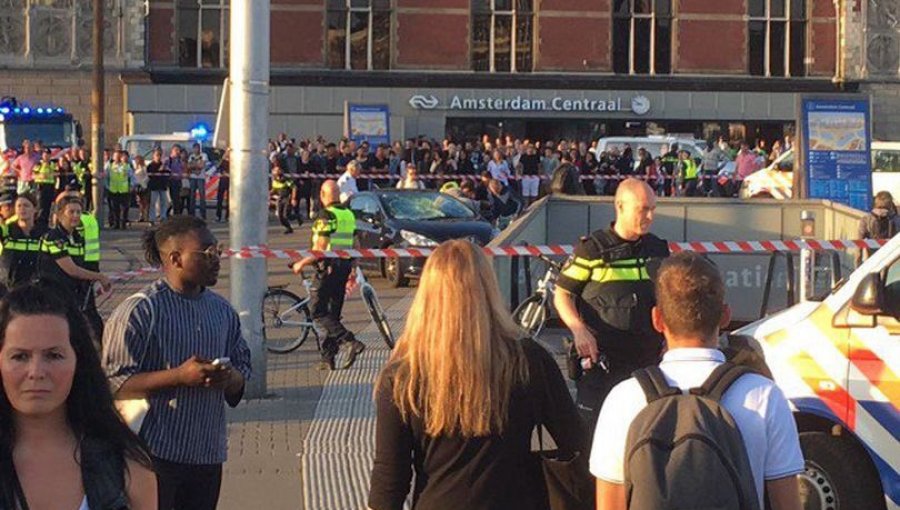 Auto embiste a varios peatones en Ámsterdam dejando al menos 5 heridos