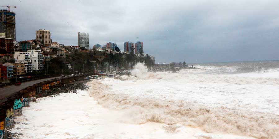 Armada eleva a categoría “anormal” fuertes marejadas en litoral central