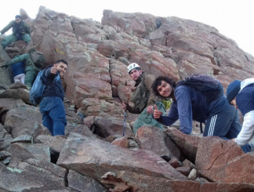 Rescatan a cuatro jóvenes perdidos en el cerro La Campana