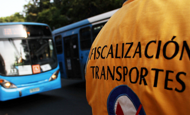 Fiscalizadora de Transantiago es atropellada tras ser empujada por evasor de pasajes