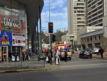 Evacúan mall Espacio Urbano de Viña del Mar por emanación de gas