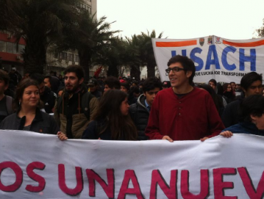 Marcha estudiantil en Santiago terminó con diversos incidentes