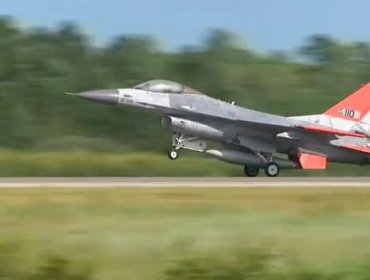 Avión caza F-16 norteamericano se estrella en Texas