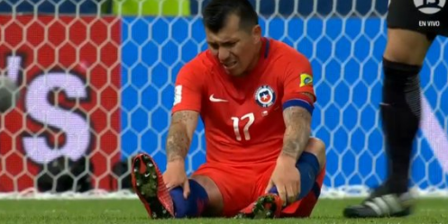 Gary Medel sufre contractura y es duda para el duelo ante Australia