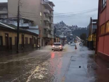 Suspenden clases en provincias de las regiones del Biobío y Los Lagos por sistema frontal