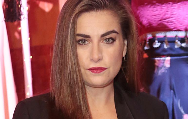 Ingrid Cruz acusa a Karol Dance de desubicada actitud en fiesta electrónica