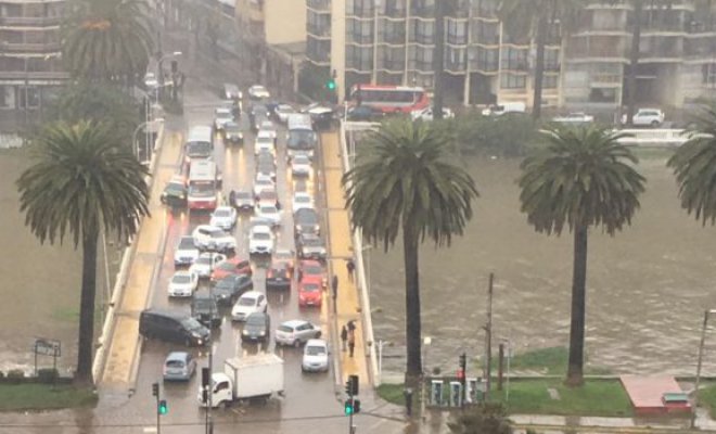 Lluvias tienen a punto del desborde a estero Marga Marga en Viña del Mar