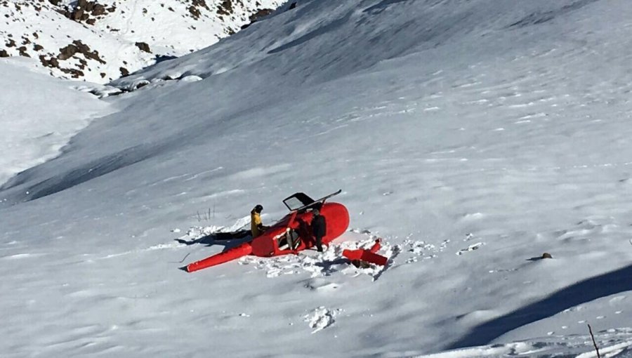 Helicóptero cae en el sector de La Parva: Realizaba vuelo con turistas