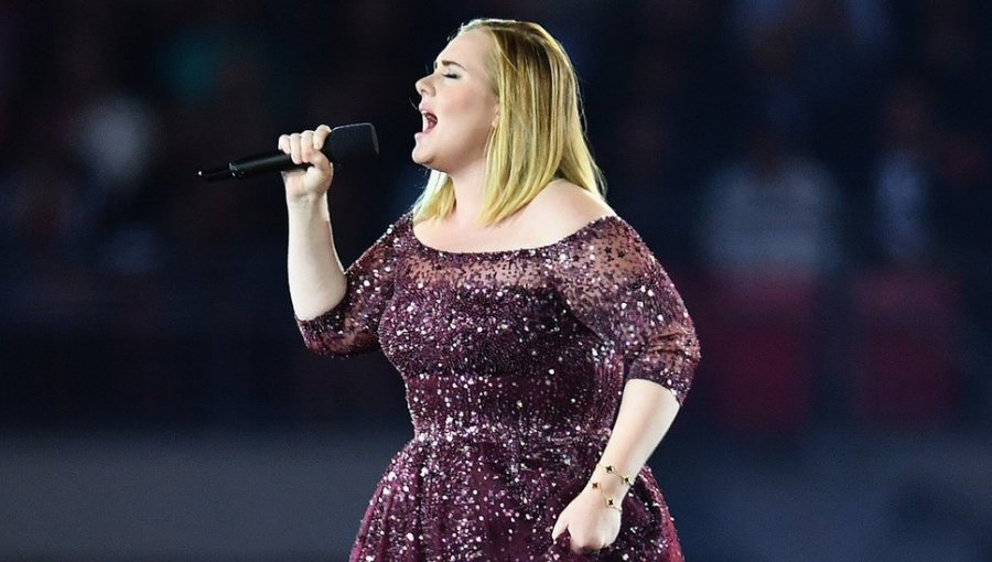 Adele cancela últimos conciertos de su gira mundial por problema en las cuerdas vocales