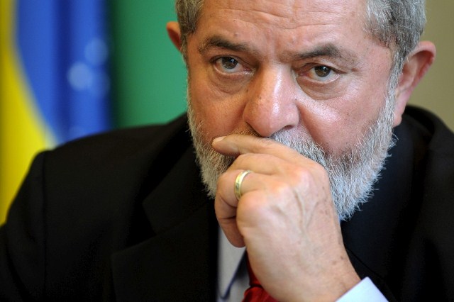 Condenan a 9 años de cárcel al expresidente de Brasil Lula por corrupción