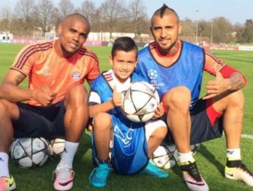 Arturo Vidal a Douglas Costa: "Te quiero mucho y te extrañaré"