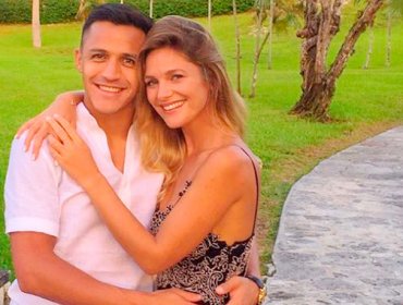 Alexis Sánchez y Mayte Rodríguez confirman romance con fotos compartiendo vacaciones