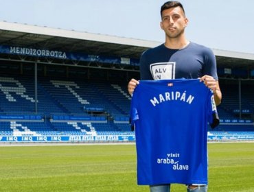 El ex UC Guillermo Maripán es presentado como nuevo jugador del Alavés de España