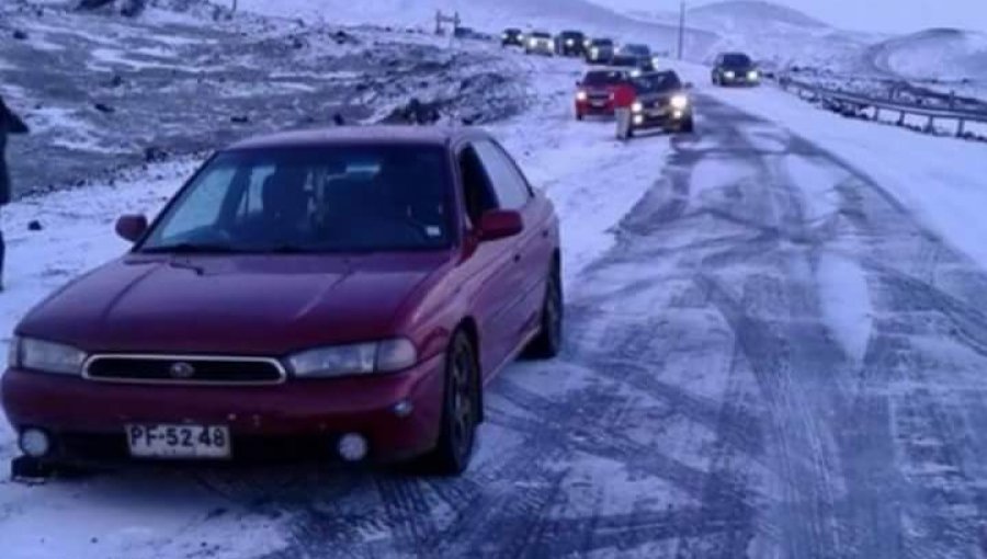 Más de 50 autos quedaron atrapados en la nieve en cercanías de Volcán Osorno