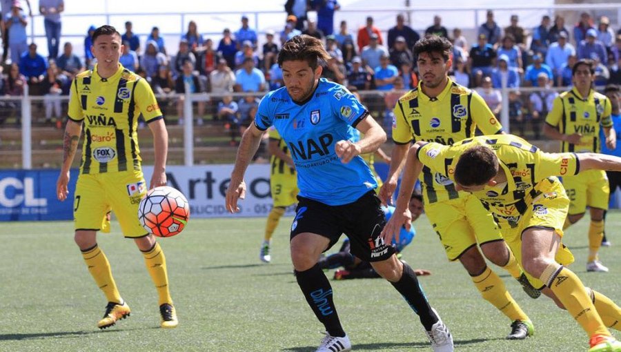 Deportes Iquique y Everton inician su participación midiéndose en Cavancha