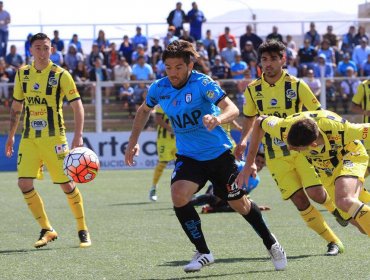 Deportes Iquique y Everton inician su participación midiéndose en Cavancha