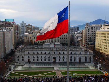 Reunión de emergencia en La Moneda: Citan a altos funcionarios gubernamentales de la DC