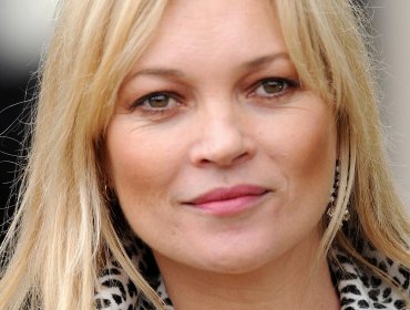 Paparazzi capta topless de modelo Kate Moss en un helicóptero
