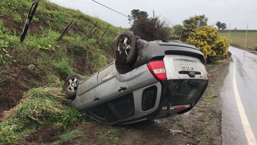 Presidente del PS salva ileso tras volcar auto en Región del Maule