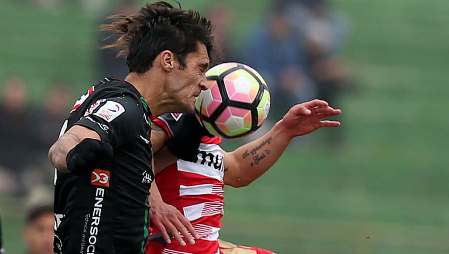 Palestino celebró por primera vez tras derrotar ajustadamente a Curicó Unido