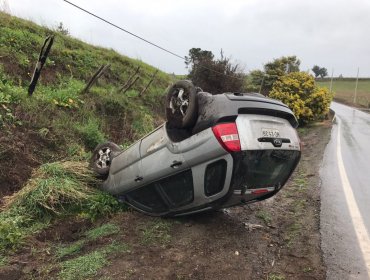 Presidente del PS salva ileso tras volcar auto en Región del Maule