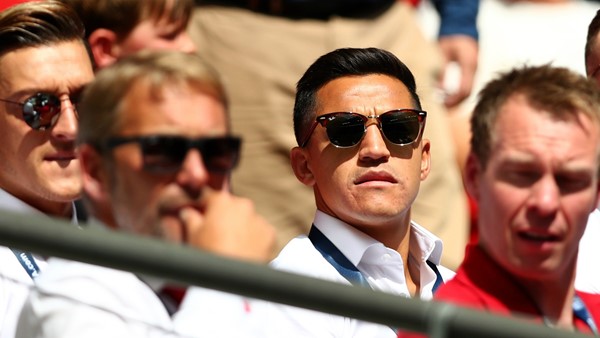 Alexis Sánchez se encamina a quedarse un año más en Arsenal