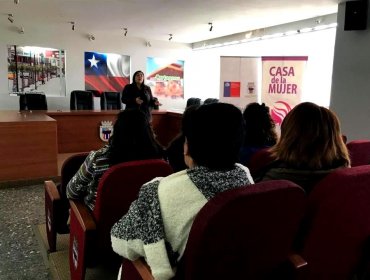 Capacitan a mujeres de Cartagena sobre materias previsionales y beneficios del Pilar Solidario