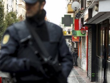 España da por desarticulada célula terrorista, busca a un sospechoso