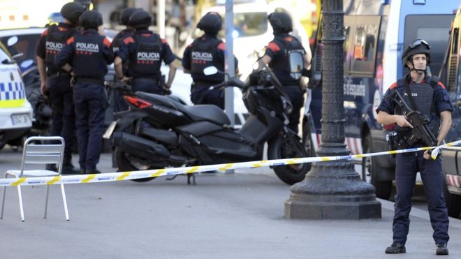 Sospechoso de ataque en Barcelona podría haber cruzado a Francia