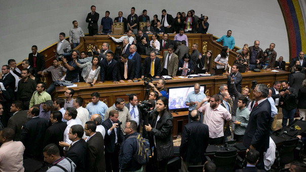 Parlamento de Venezuela se declara en "resistencia" tras despojo de sus potestades