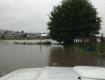 Más de 1.500 personas sin agua, caminos con destrozos y turistas albergados deja Sistema Frontal en Chiloé