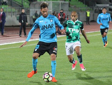 Santiago Wanderers sigue sin ganar tras empate frente a Deportes Iquique