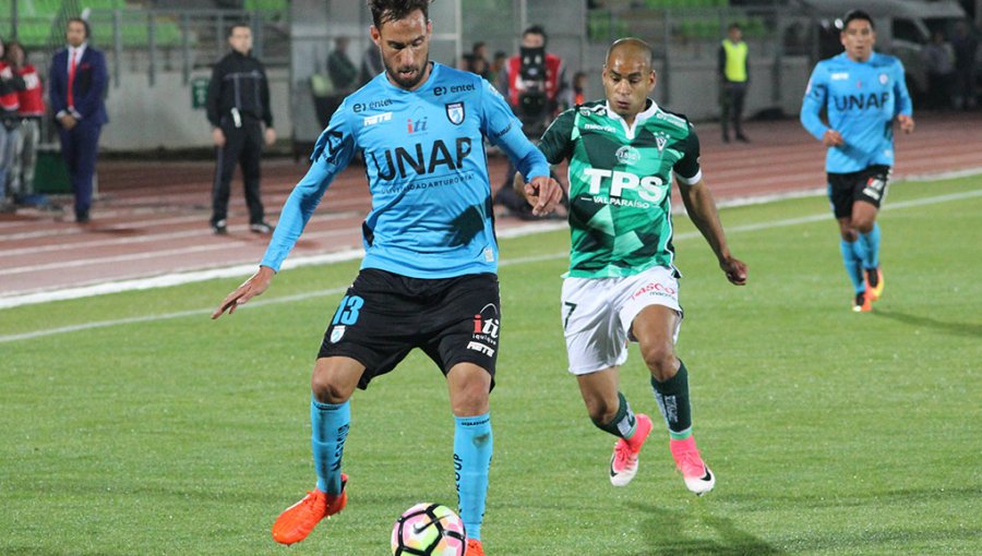 Santiago Wanderers sigue sin ganar tras empate frente a Deportes Iquique