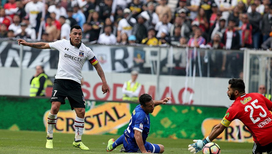 Colo Colo goleó a Universidad de Chile con un Paredes indomable