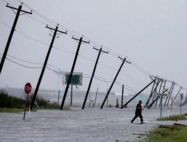 Tormenta Harvey provoca graves inundaciones en Texas, reportan dos muertes