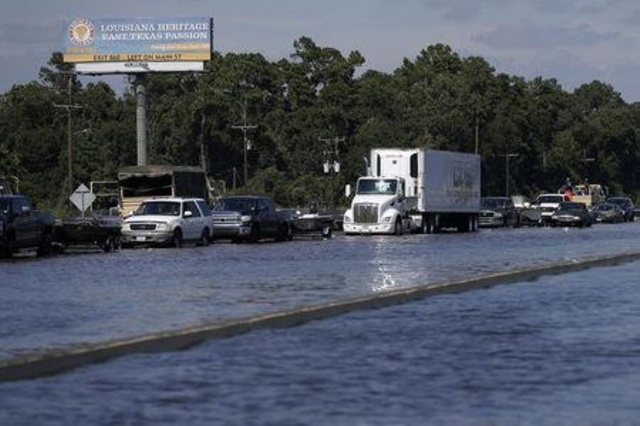 Rescatistas en Texas buscan sobrevivientes tras paso de Harvey