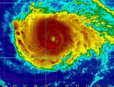 Huracán Irma alcanza categoría 5 en su camino al Caribe y al sur de EEUU