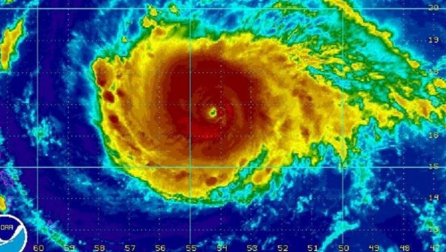 Huracán Irma alcanza categoría 5 en su camino al Caribe y al sur de EEUU