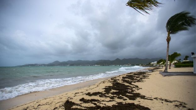 El huracán Irma arrasa la isla de San Martín en el Caribe