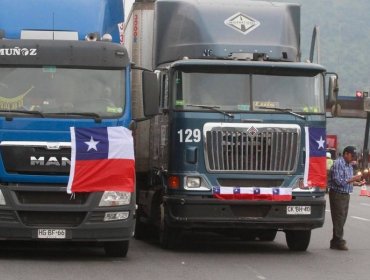 Camioneros llegan a un acuerdo con Gobierno y deponen paralización en carreteras