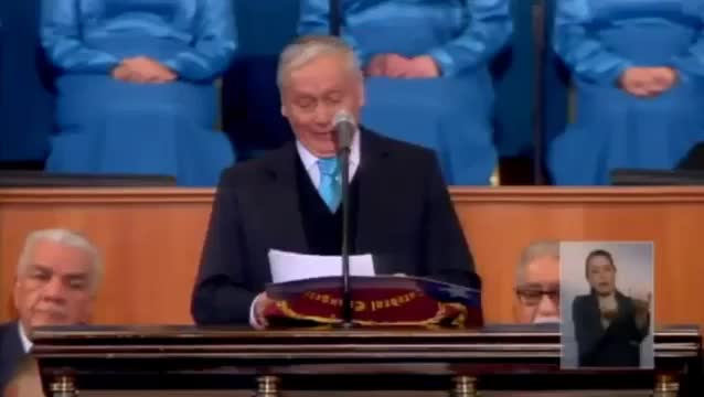 Vídeo: El cerrado aplauso a Sebastián Piñera en Te Deum Evangélico