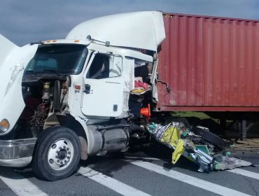 Violento accidente entre camión y ambulancia deja dos muertos en Casablanca