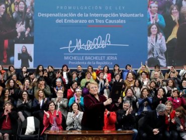 Ahora en Chile se puede abortar: Michelle Bachelet promulga polémica ley en 3 causales